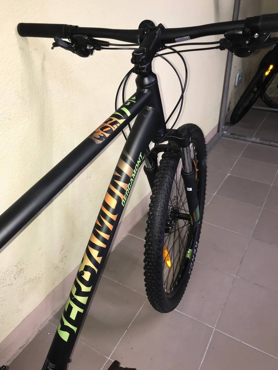 Велосипед Bergamont Revox 3 27.5" 2022 Olive Велосипед Bergamont Revox 3 27.5" 2022 Olive